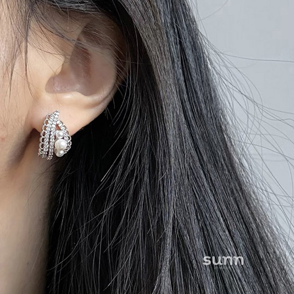 Evelyne Lace Pearl Earrings [ROJOMM1Q]