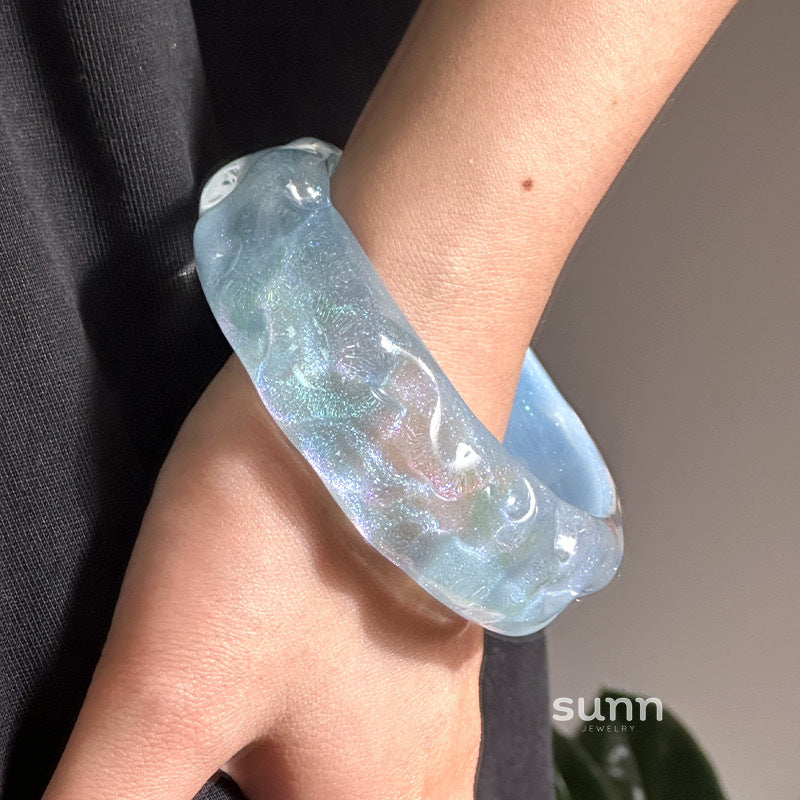 Evelynne Iridescent Glitter Bangle [GT5379WH]