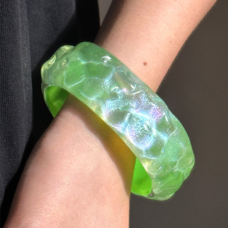 Evelynne Iridescent Glitter Bangle [GT5379WH]