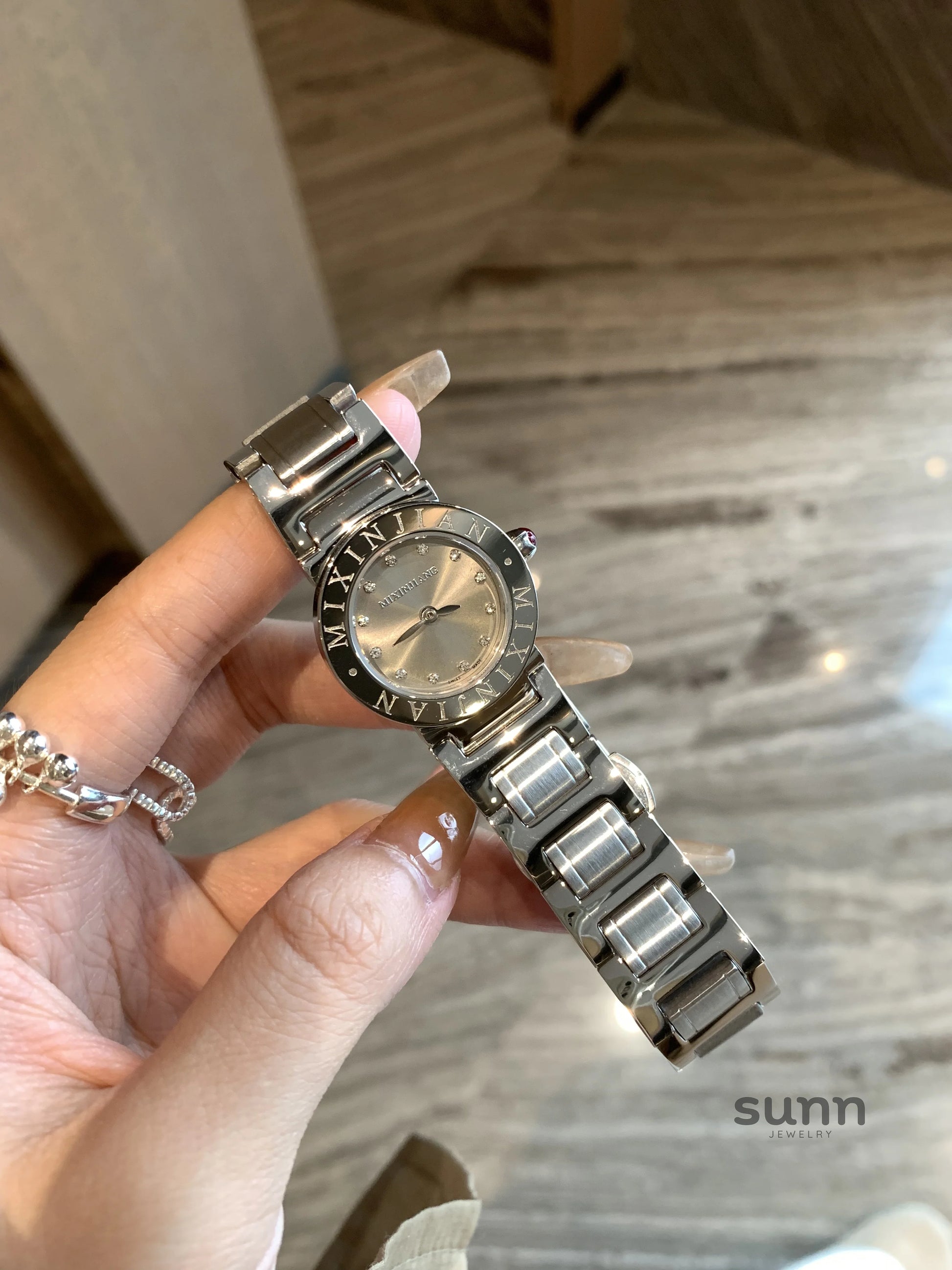 Everest Ruby Starry Watch
