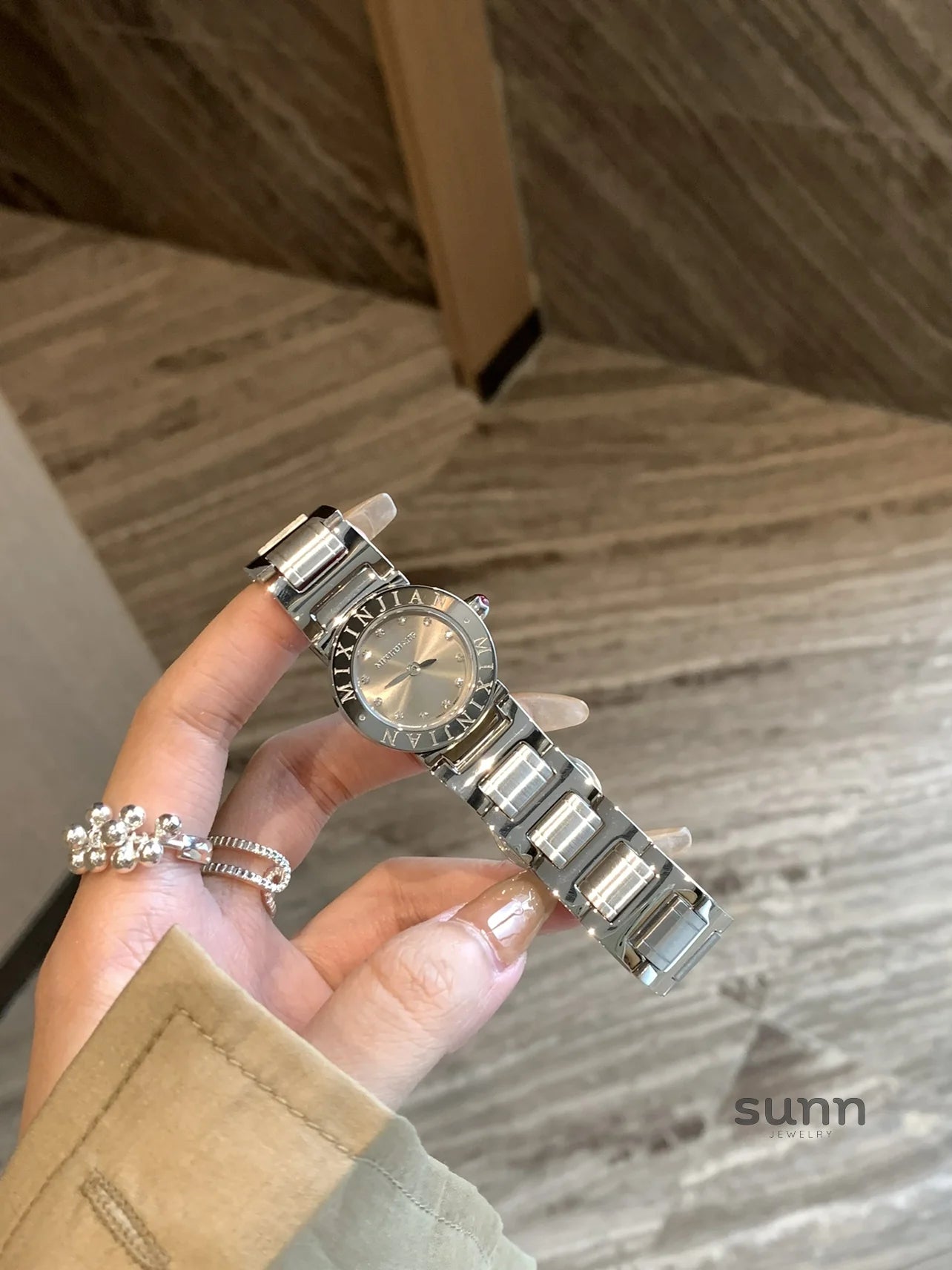 Everest Ruby Starry Watch