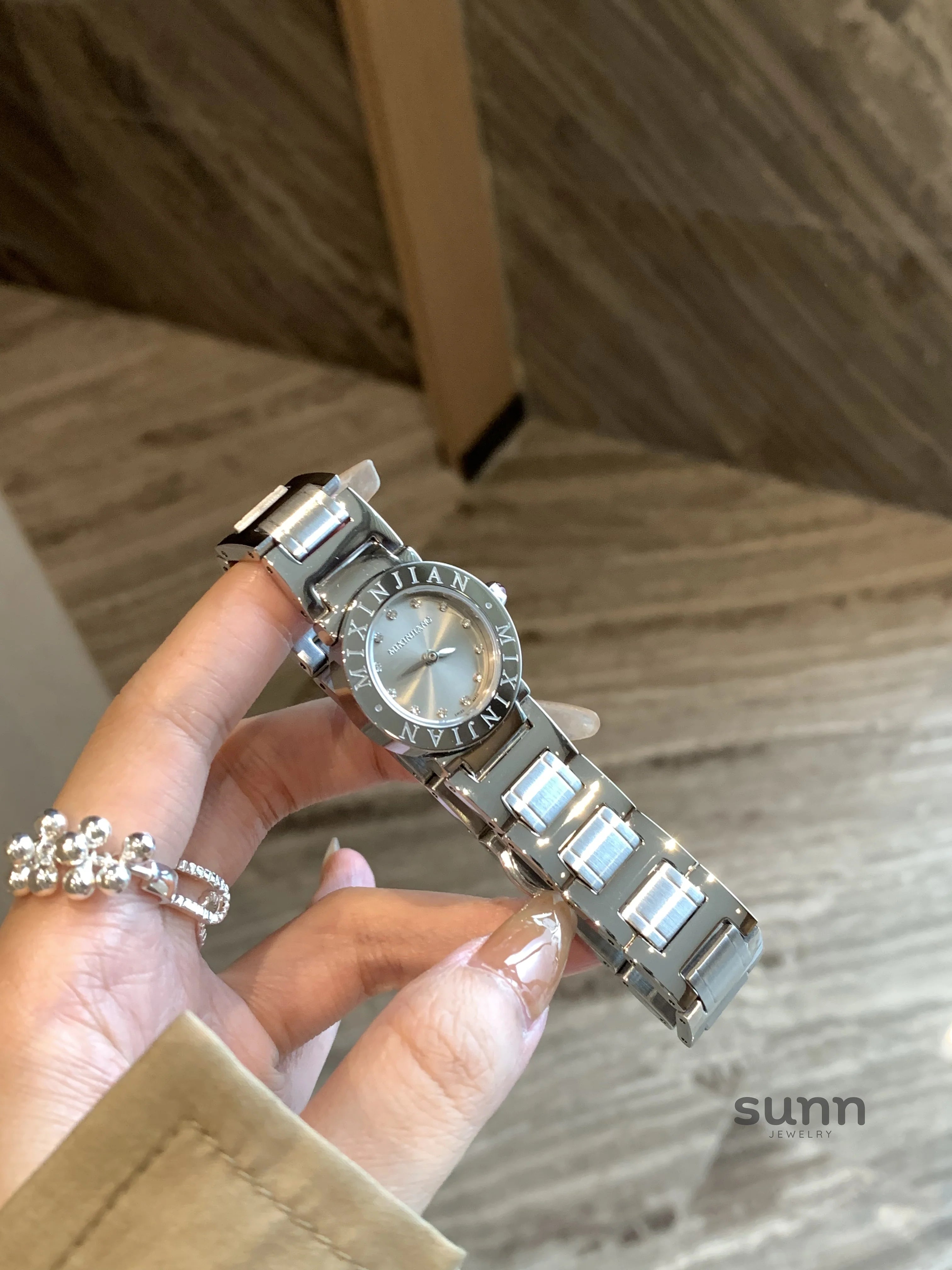Everest Ruby Starry Watch