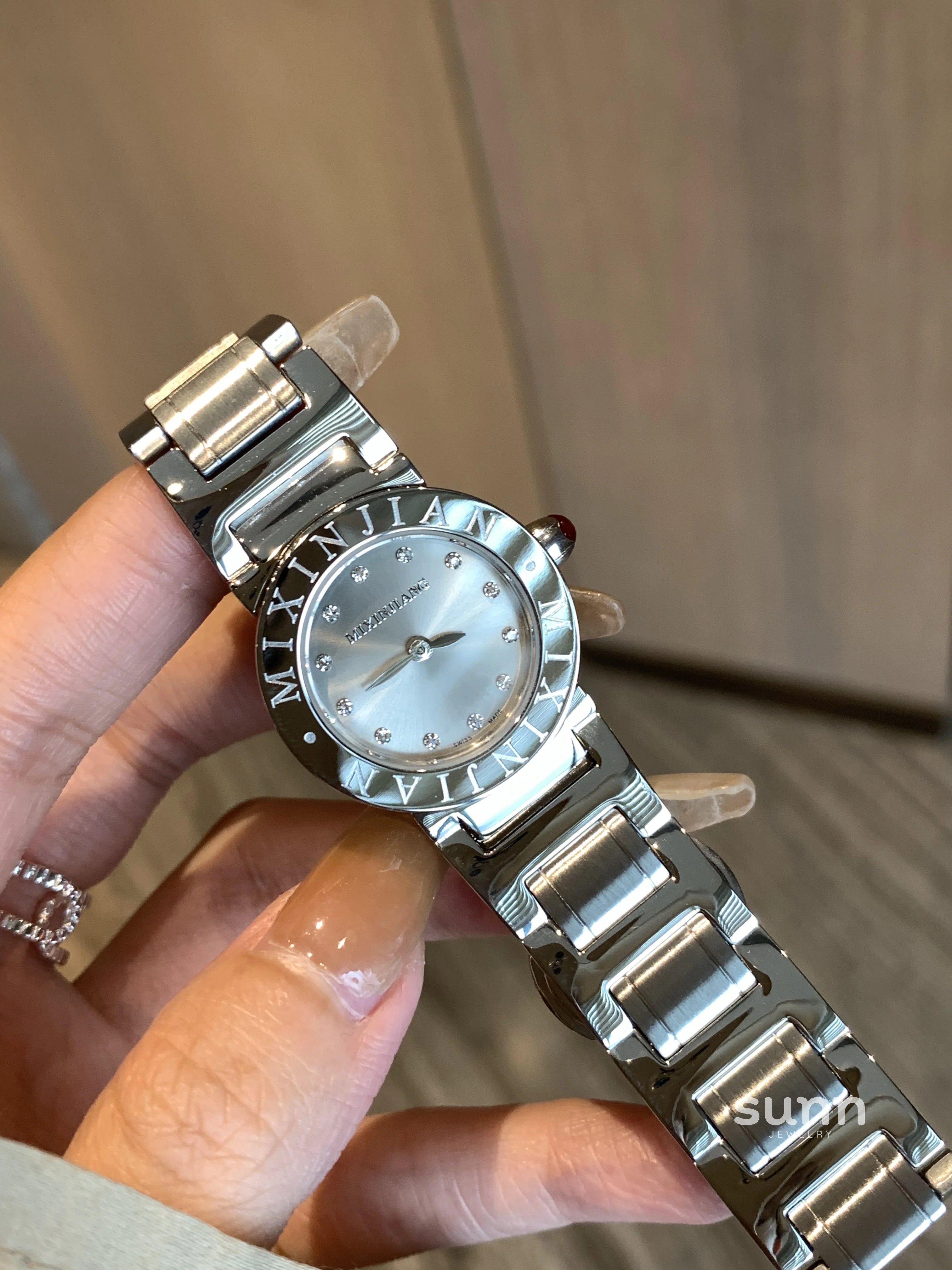 Everest Ruby Starry Watch