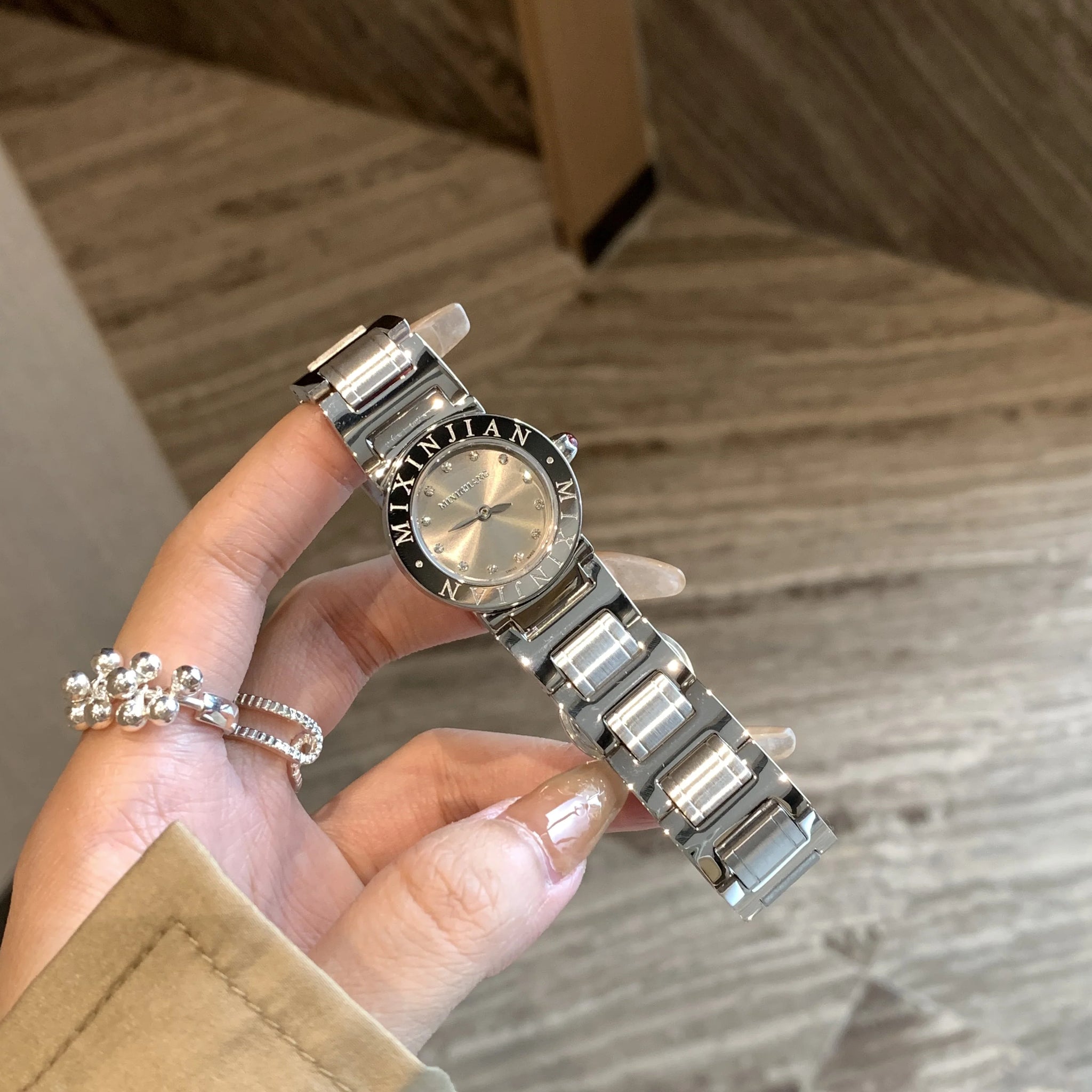 Everest Ruby Starry Watch