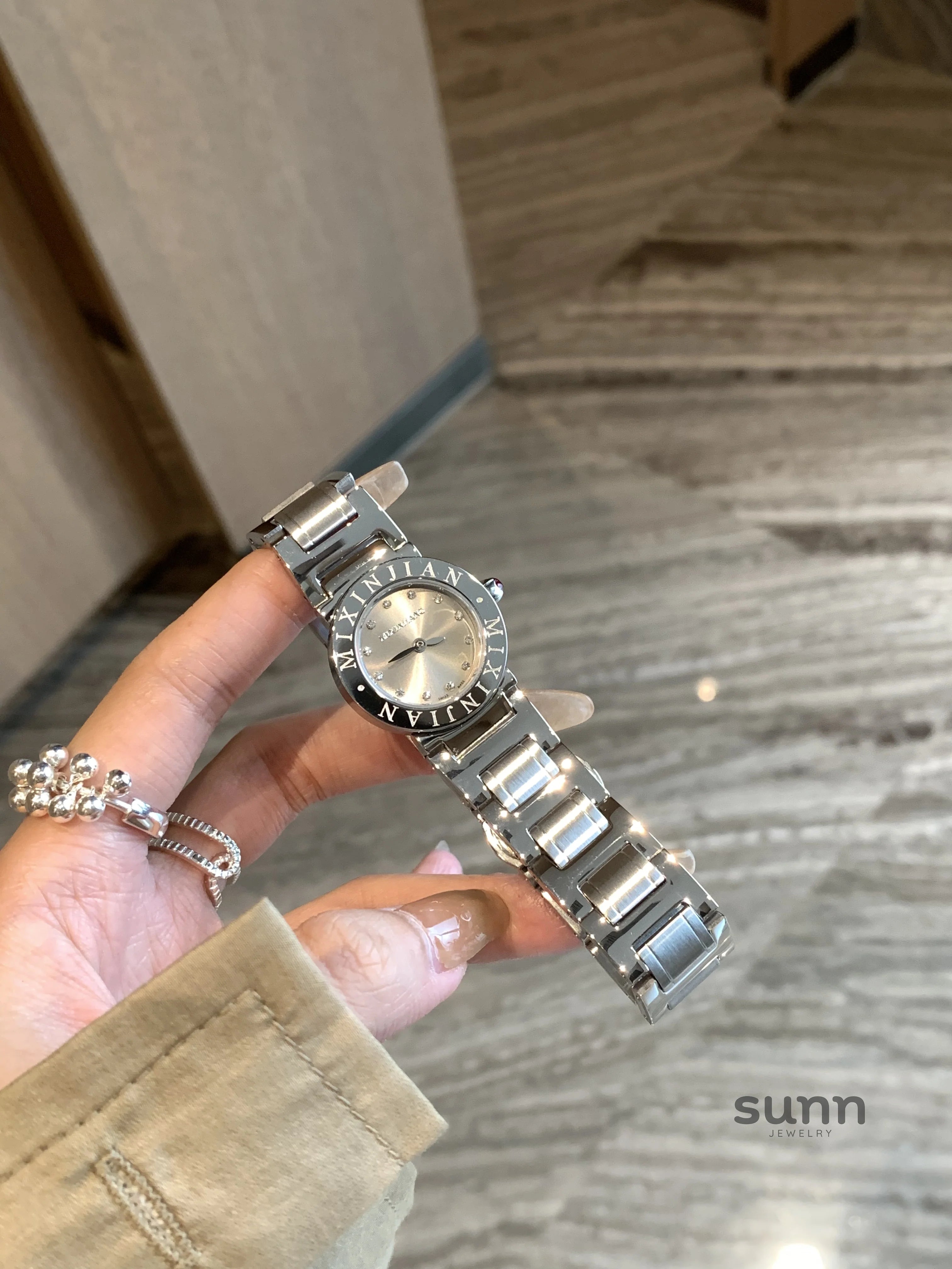Everest Ruby Starry Watch