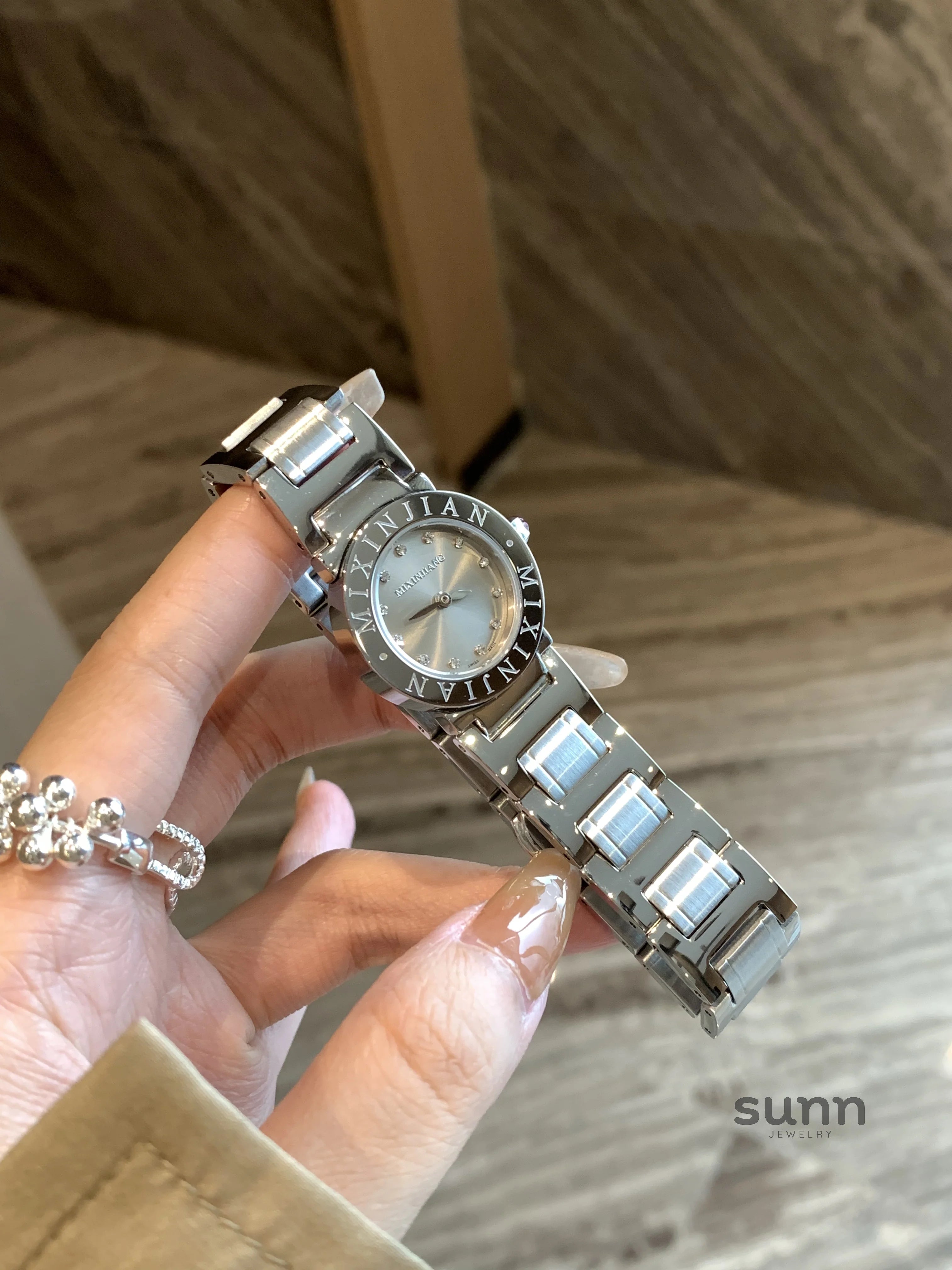 Everest Ruby Starry Watch