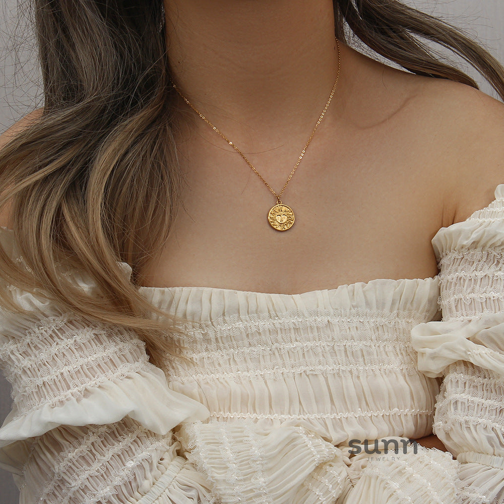 Everett Celestial Sun Necklace [IYXYYQ1A]