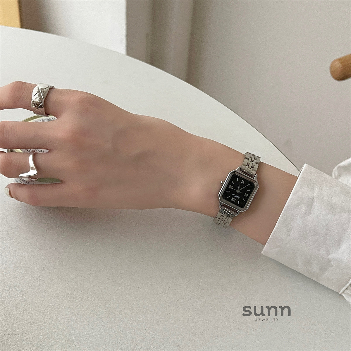 Everett Sleek Steel Watch [T23Z3CEN]