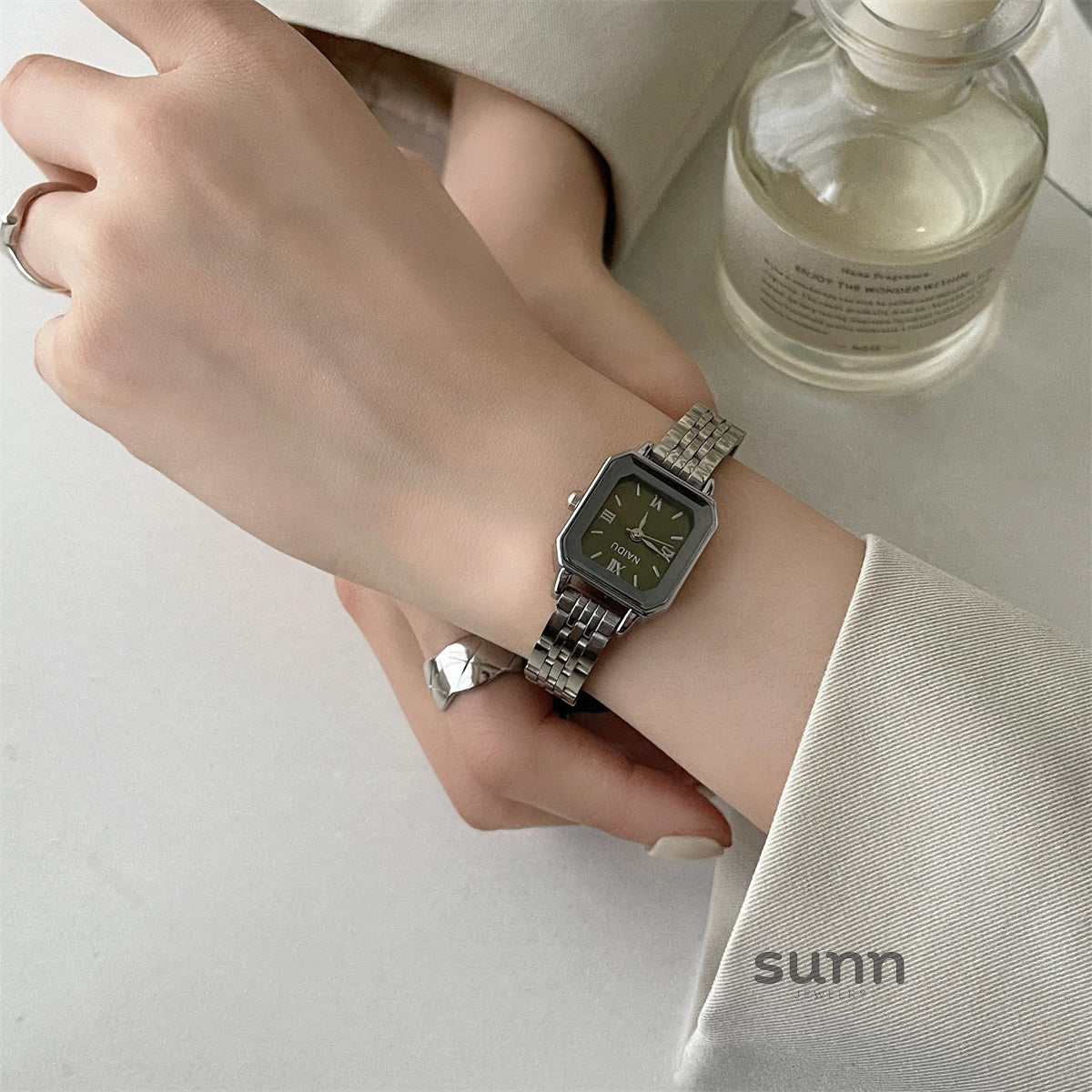 Everett Sleek Steel Watch [MD6FF5DM]