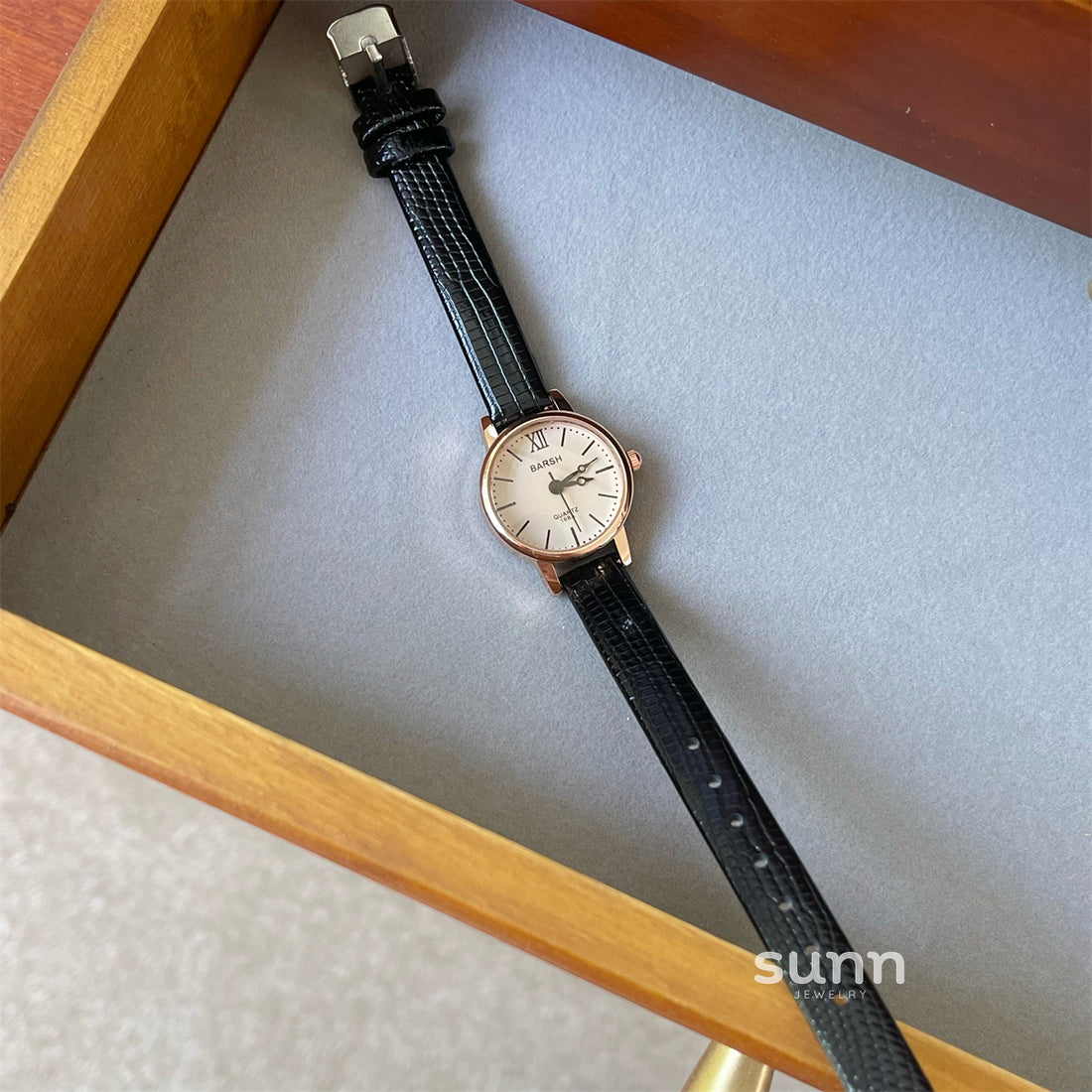 Everette Retro Leather Watch [YZ71MEAU]