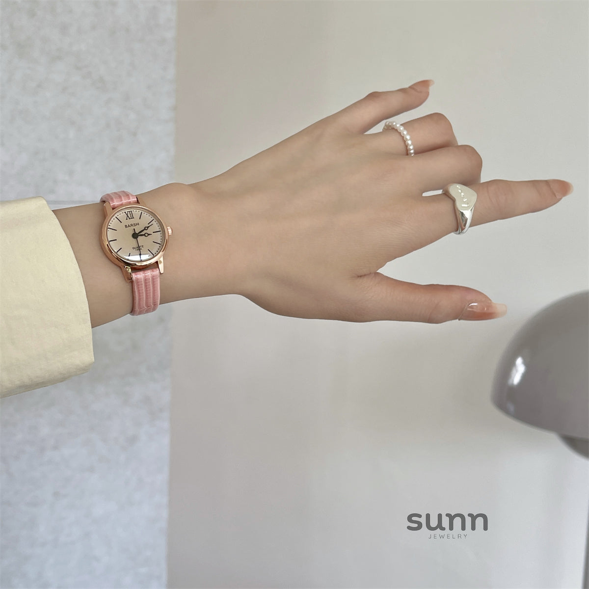 Everette Retro Leather Watch [ZLBJS5LL]