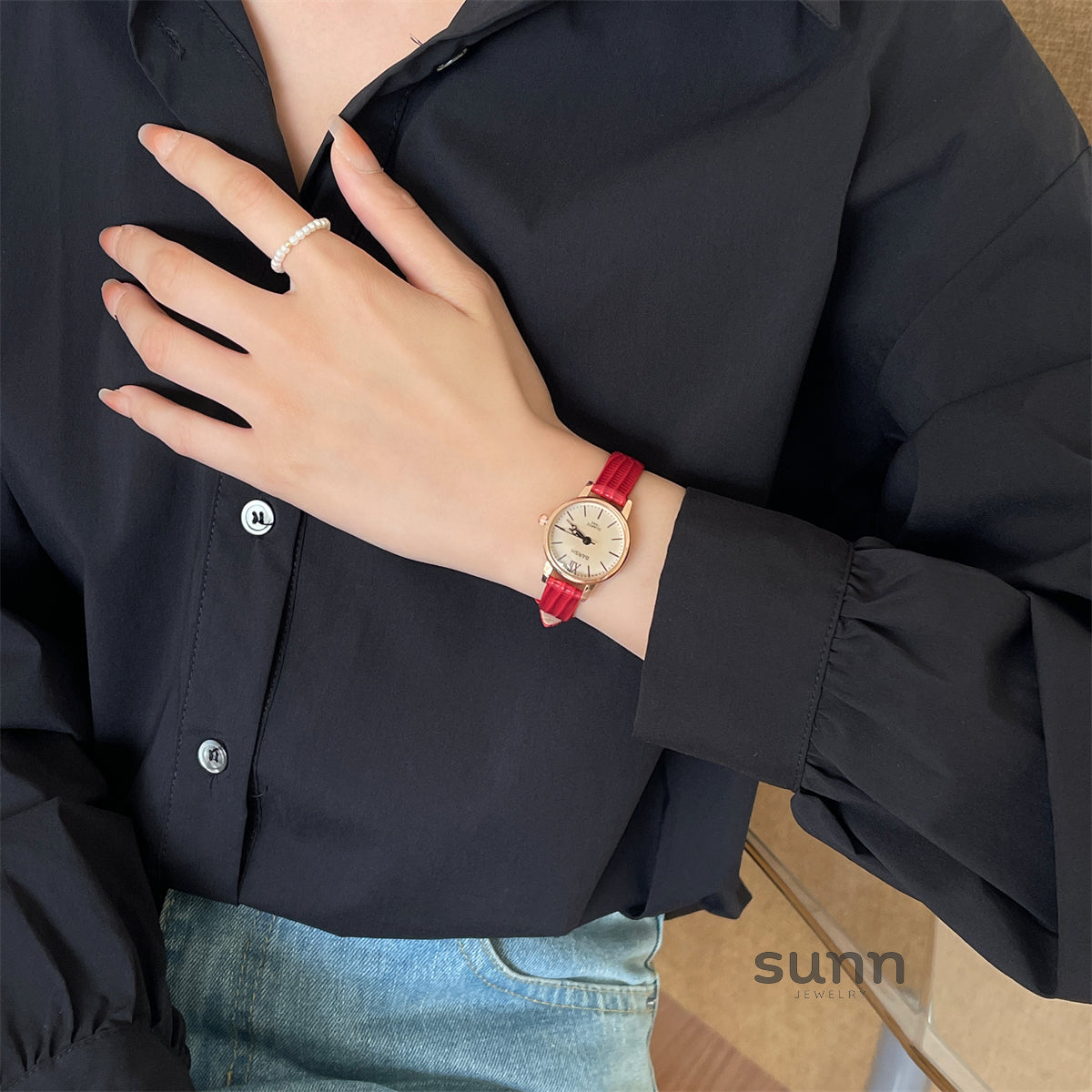 Everette Retro Leather Watch [45JJZM3B]