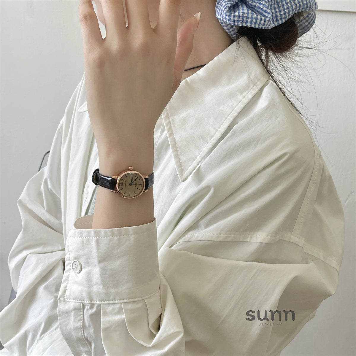 Everette Retro Leather Watch [P649MIUP]