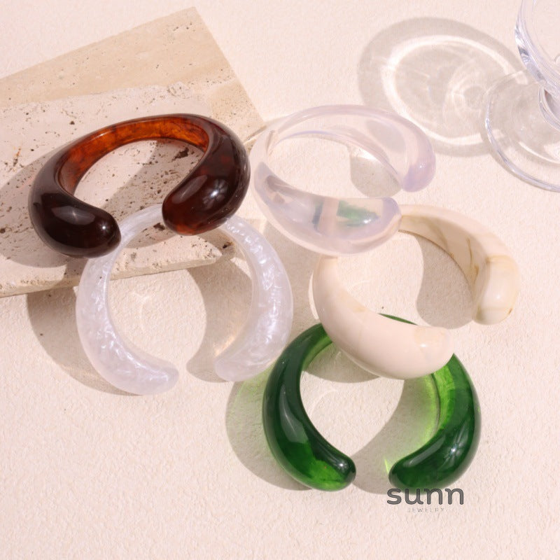 Everlee Abstract Resin Cuff [KS0L0MI2]