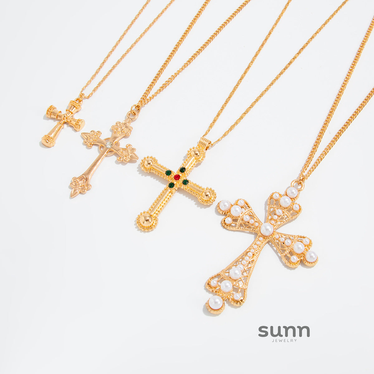 Everlee Layered Cross Necklace [42CMCPF0]