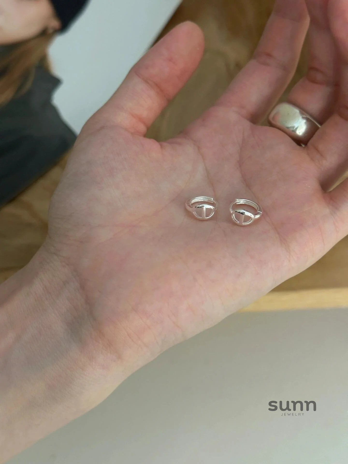 Everlee Sleek Ear Cuff