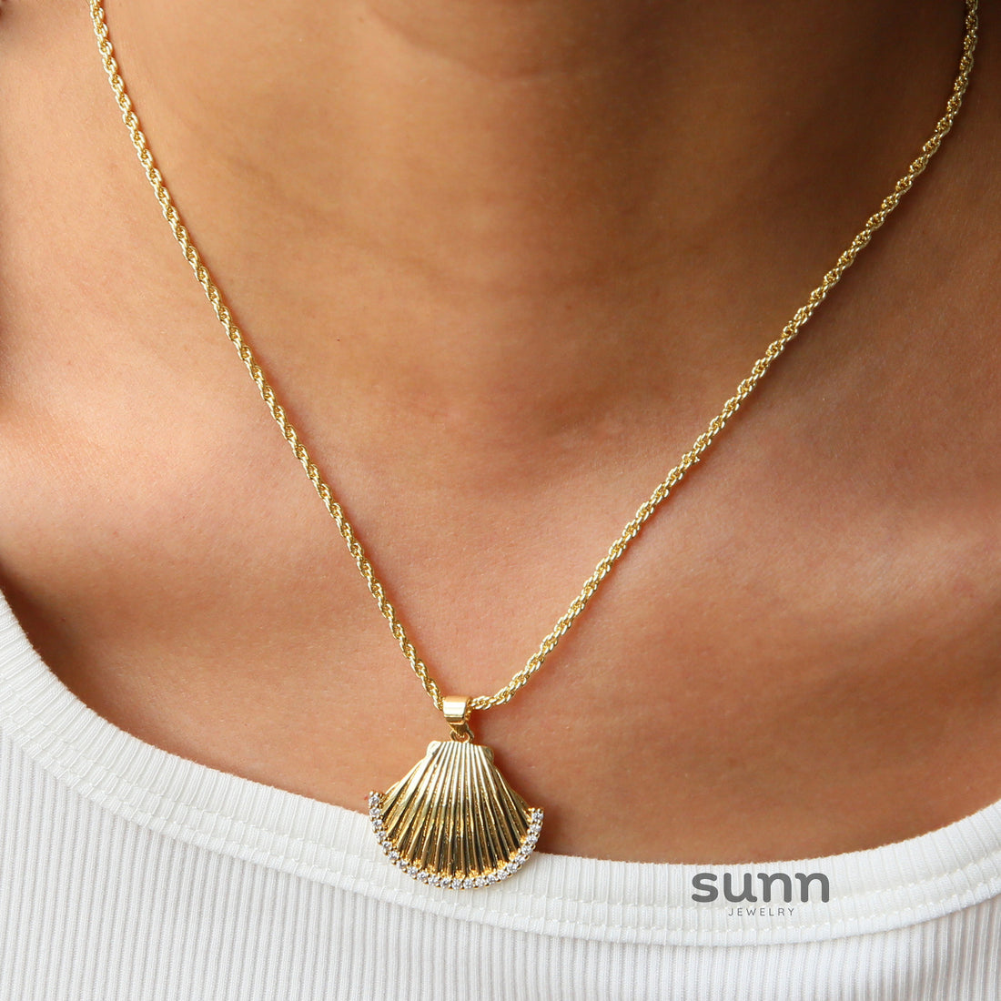 Everleigh Shell Pendant Necklace [309X8IFM]