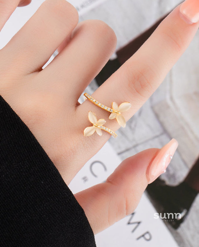 Everley Butterfly Adjustable Ring [31EROMX3]