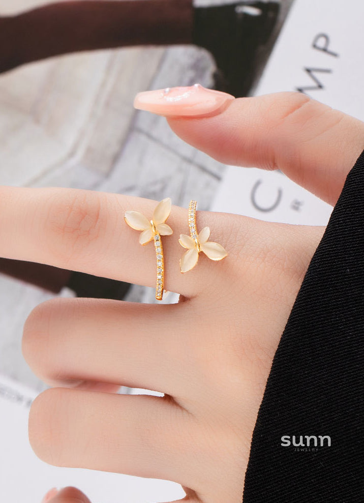 Everley Butterfly Adjustable Ring [NGBW3HG7]