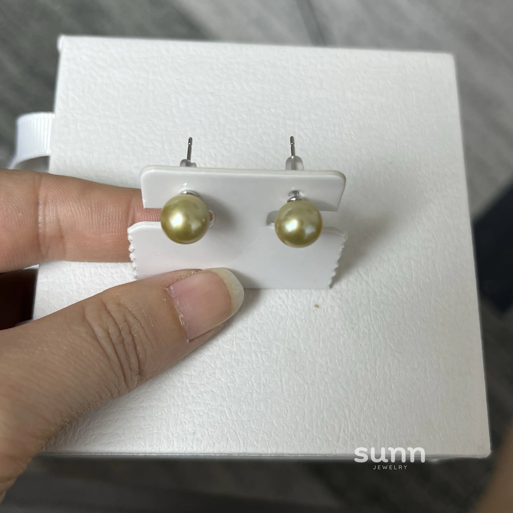 Everlynn Avocado Pearl Studs