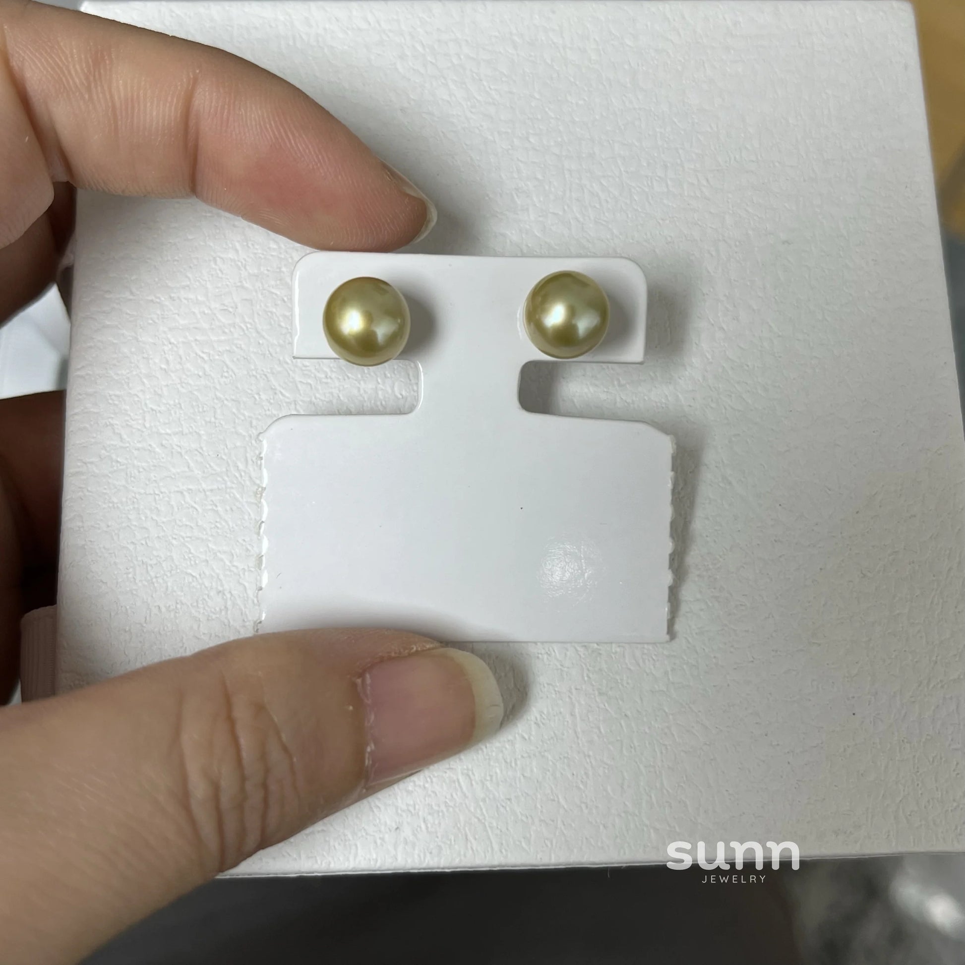 Everlynn Avocado Pearl Studs