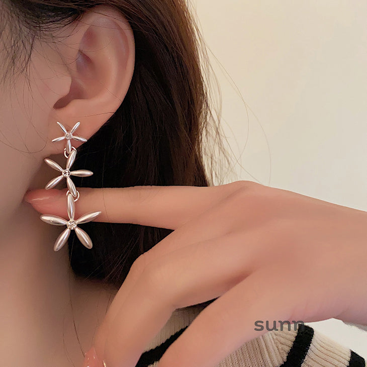 Evette Floral Drop Earrings [BI5EH24D]