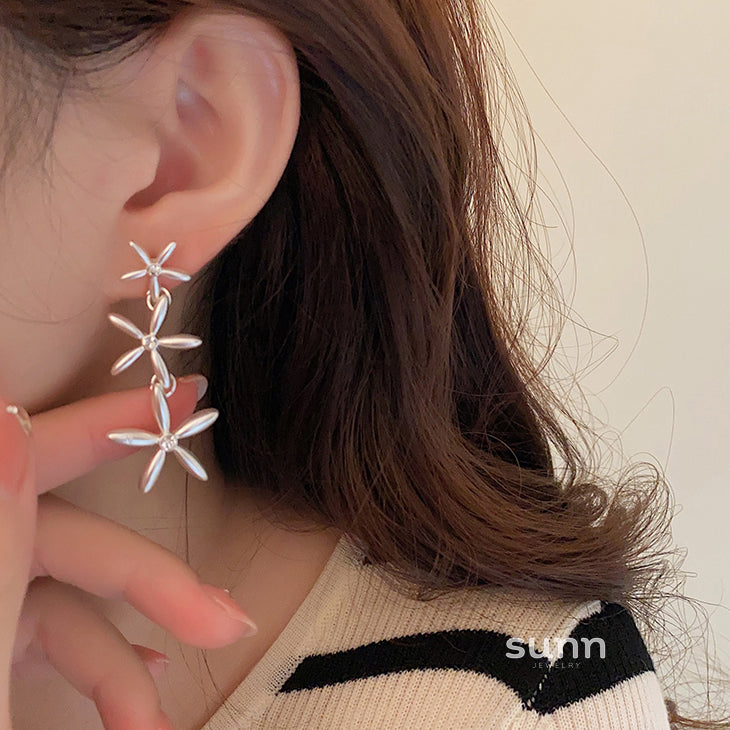 Evette Floral Drop Earrings [6M32Z8ZO]