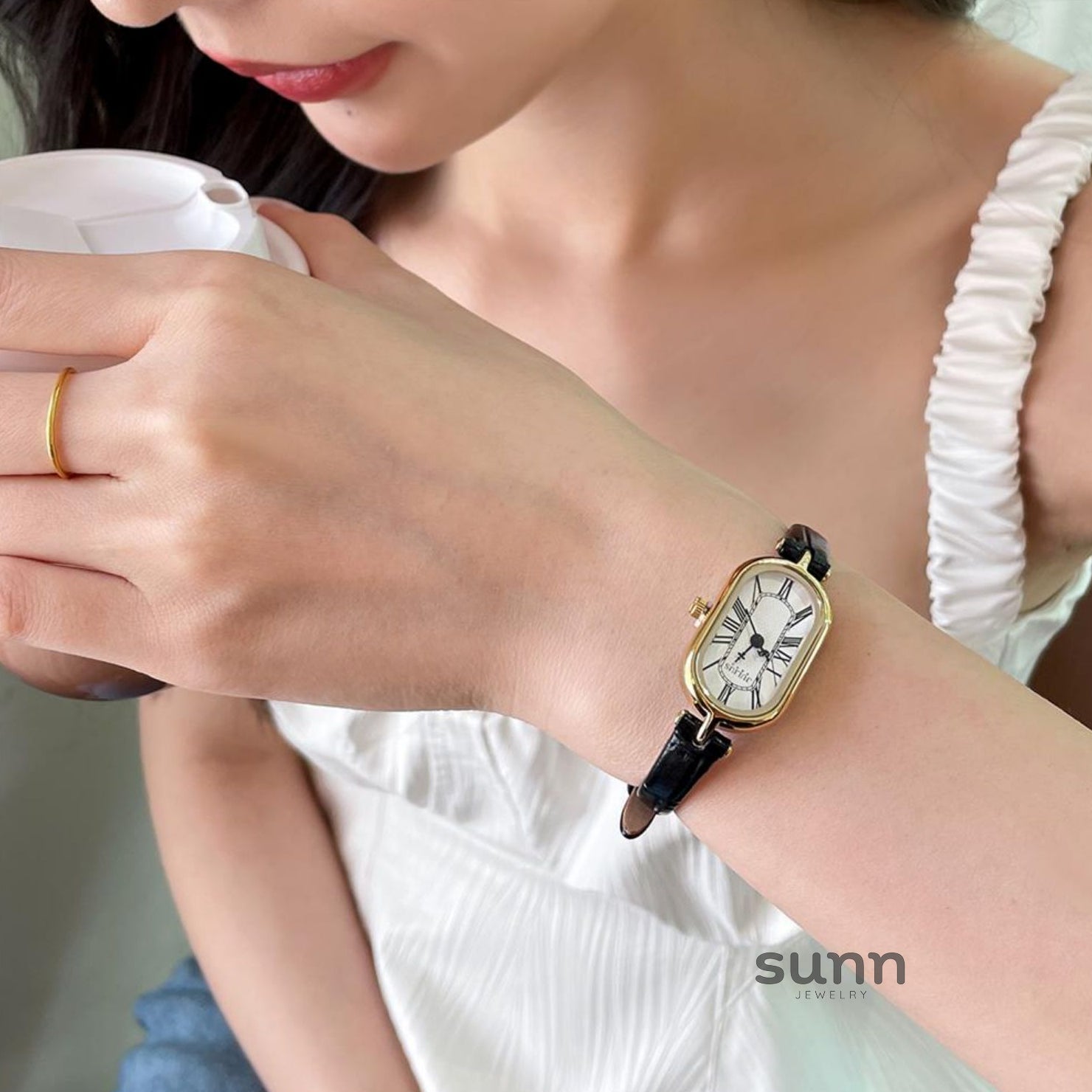 Evey Petite Oval Watch [OGGC130F]