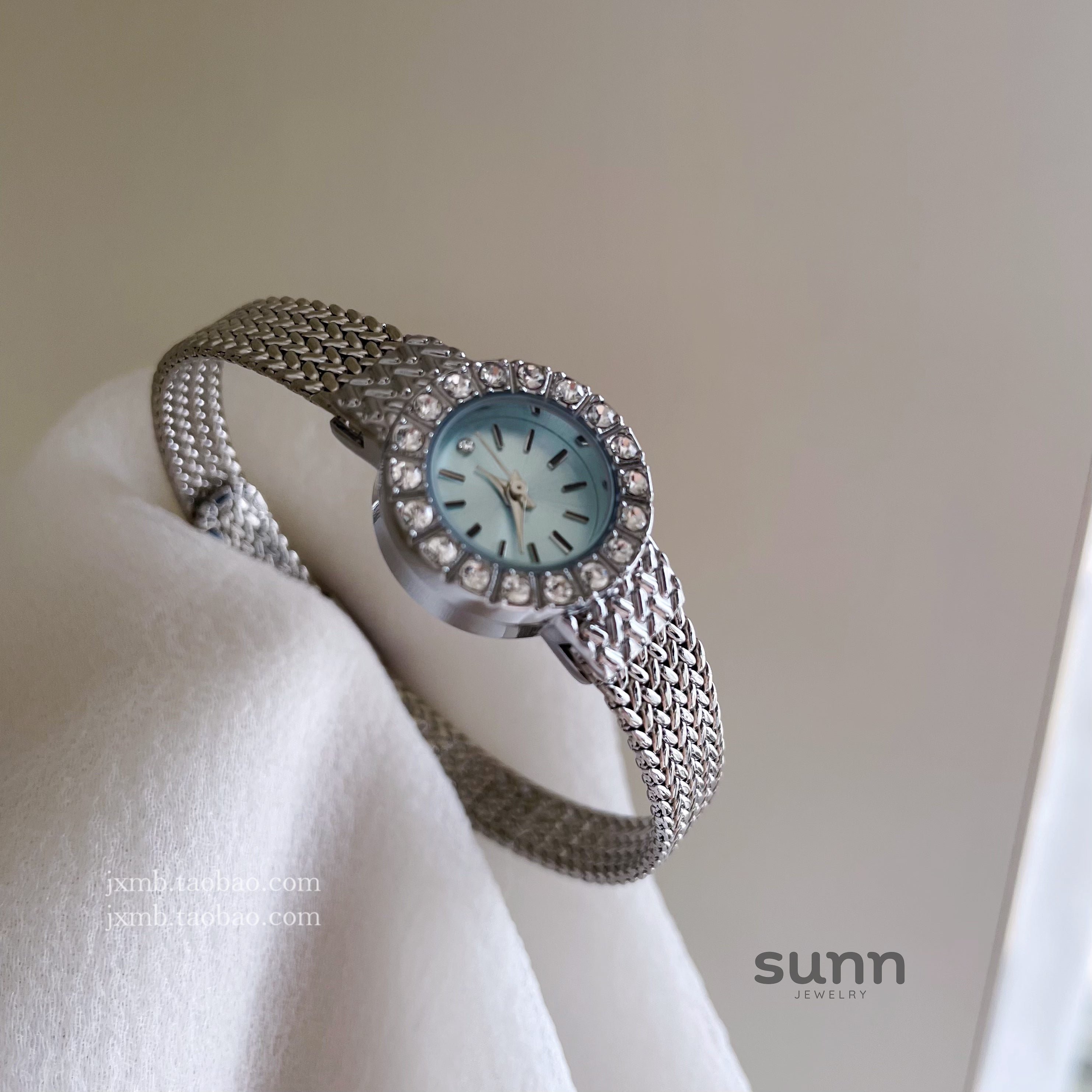Evey Wheat Ear Petite Watch [RXTG91MU]