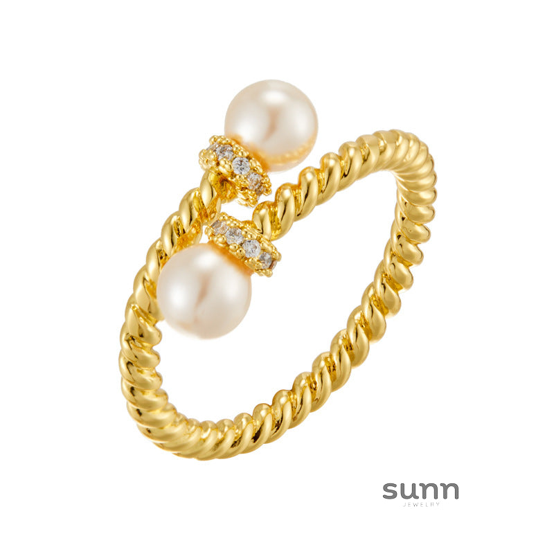 Evie Twisted Pearl Ring [IC6Q4J8S]