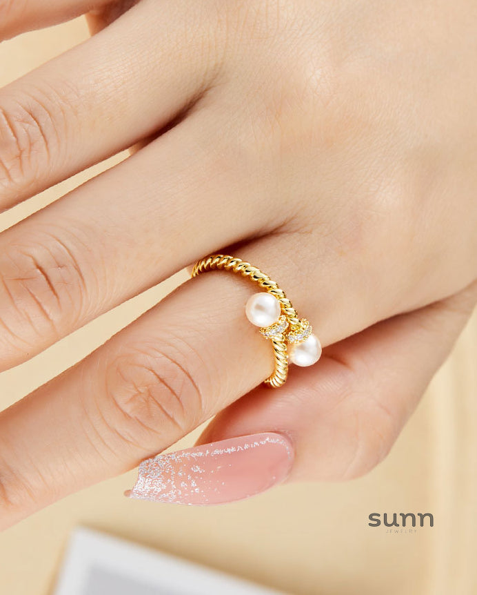 Evie Twisted Pearl Ring [5XWQAO83]