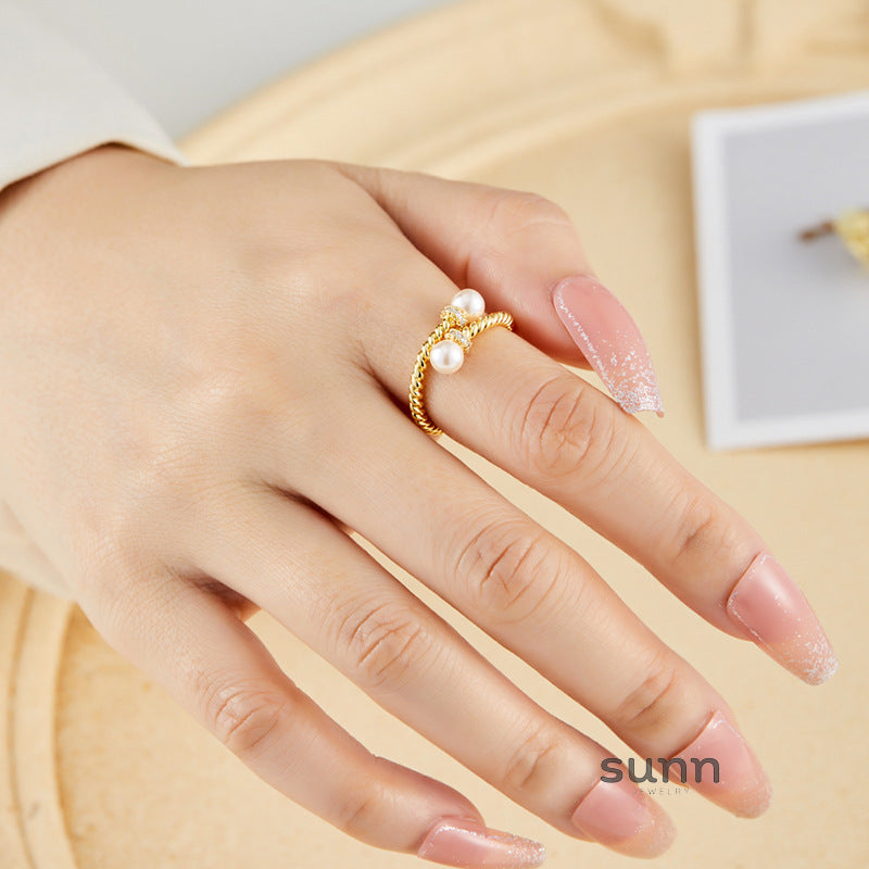 Evie Twisted Pearl Ring [BVYPUA4O]