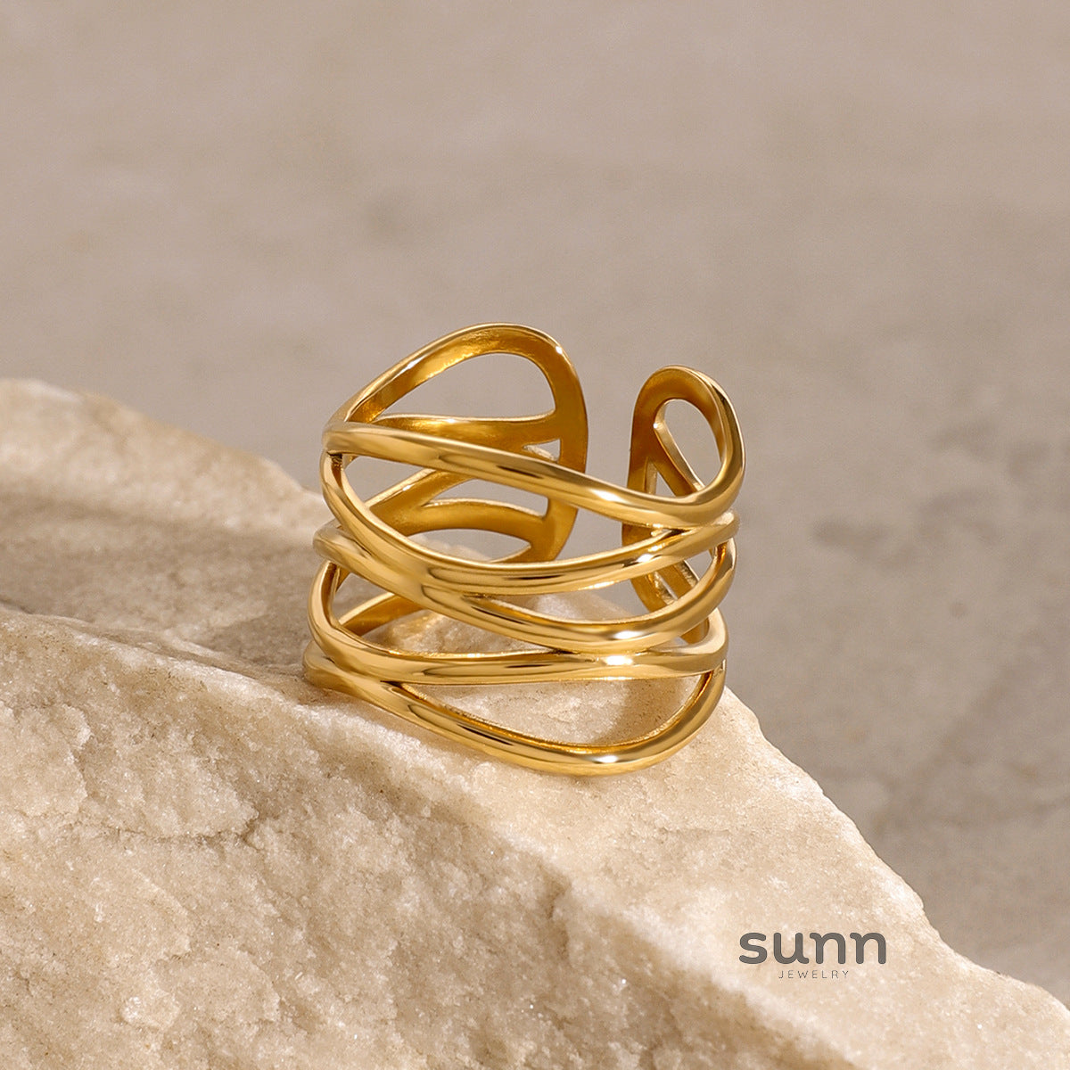 Ezmae Geometric Gold Ring [6PIY2UI4]