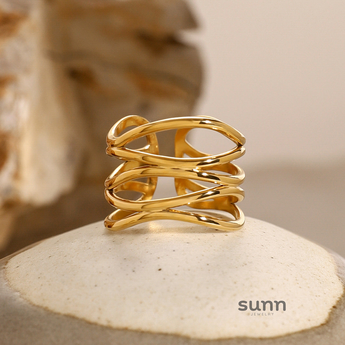 Ezmae Geometric Gold Ring [2UM9ZMNM]