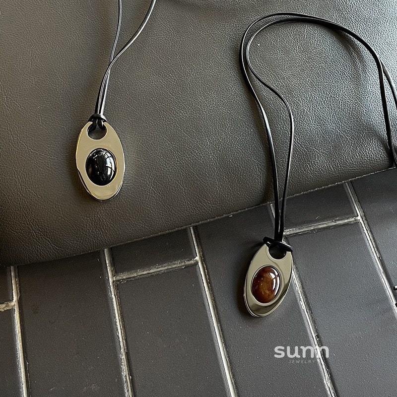 Ezra Oval Pendant Necklace [7A8MIM49]