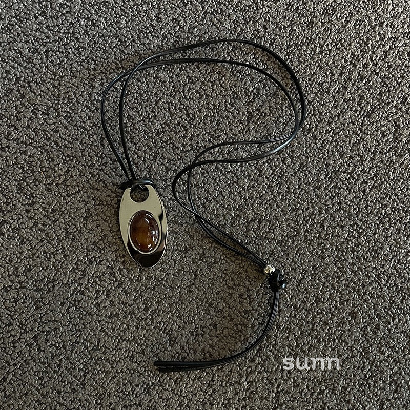 Ezra Oval Pendant Necklace [Q0LNCCEY]