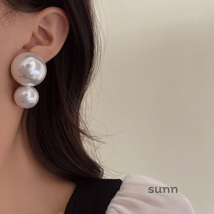 Ezra Pearl Drop Earrings [B9TJK30H]
