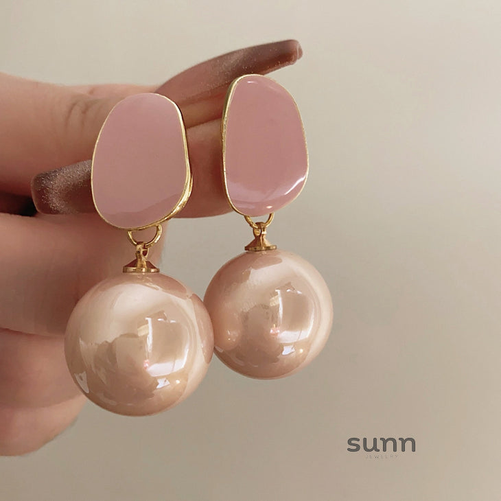 Ezrah Pearl Drop Earrings [VV8XRK55]