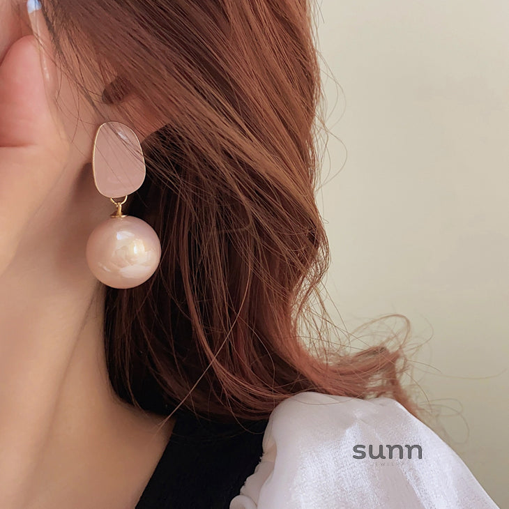 Ezrah Pearl Drop Earrings [QKSVBQ0V]