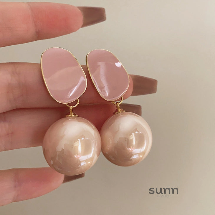 Ezrah Pearl Drop Earrings [CYHFEM1V]