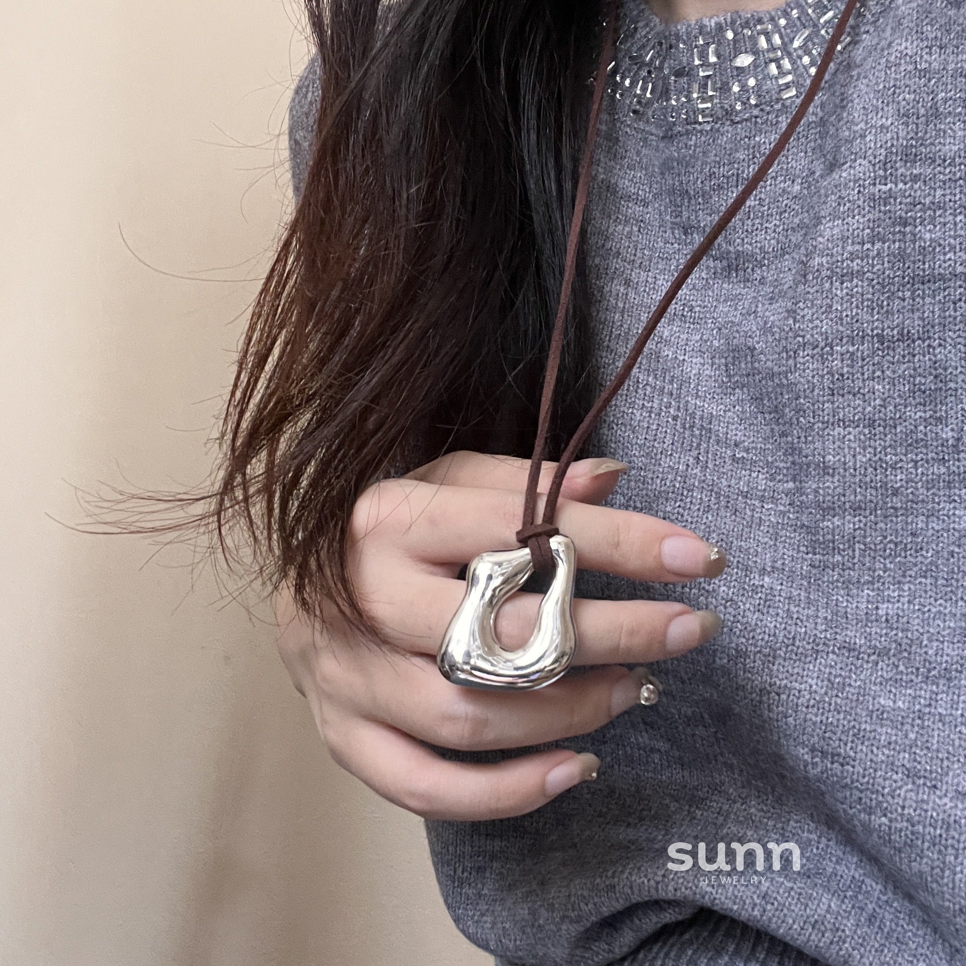 Faithlynn Abstract Leather Necklace [O5UDIXHI]