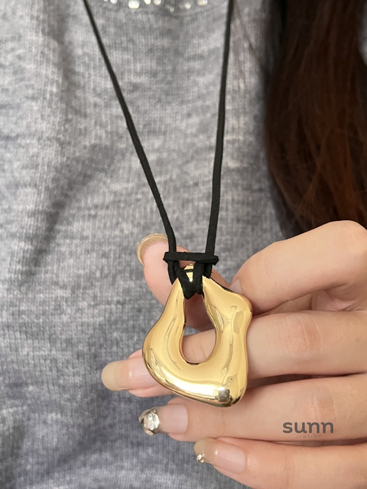 Faithlynn Abstract Leather Necklace [OKLM89P6]