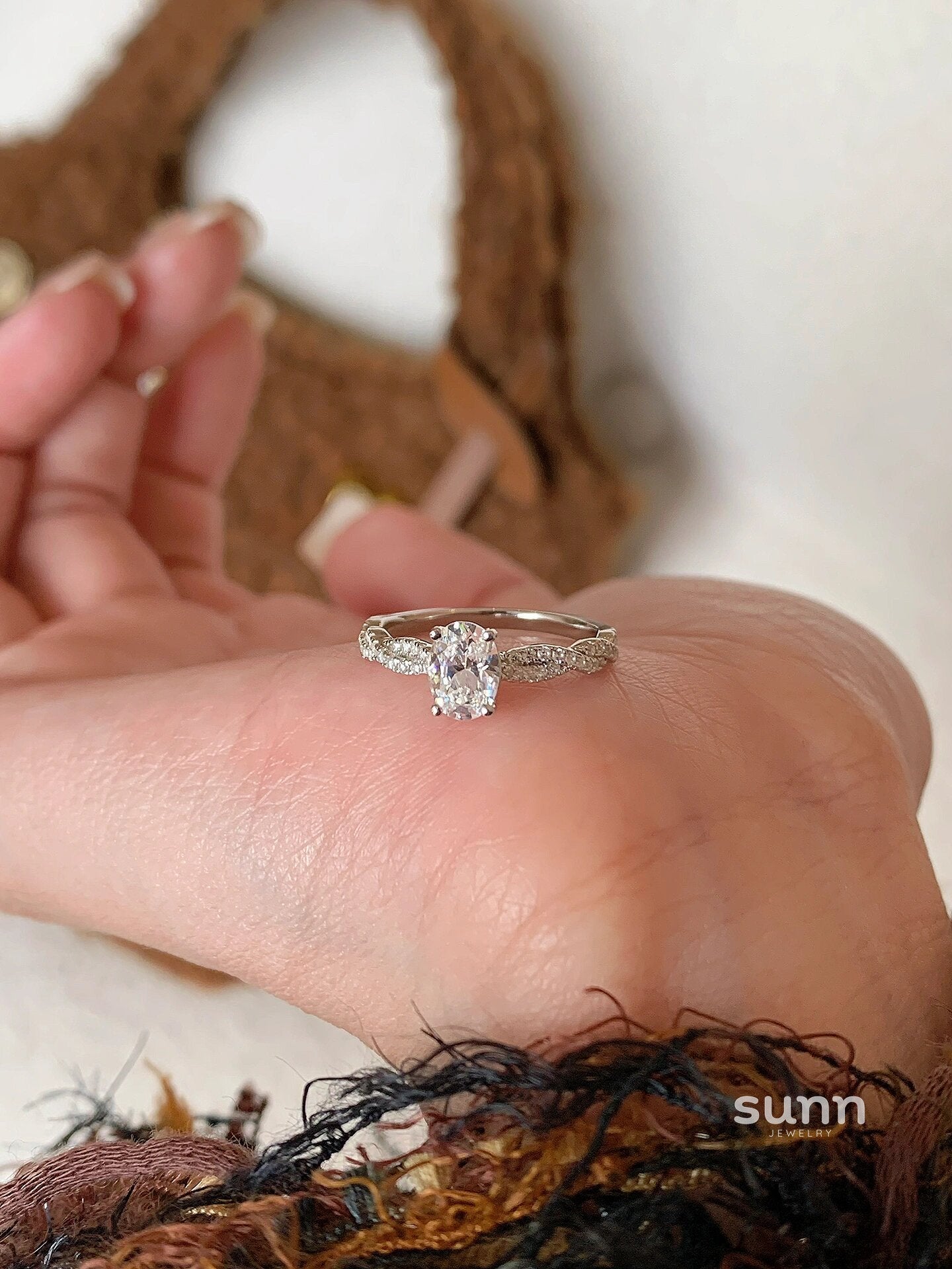 Faithlynn Twirl Diamond Ring [IBWP94Q8]