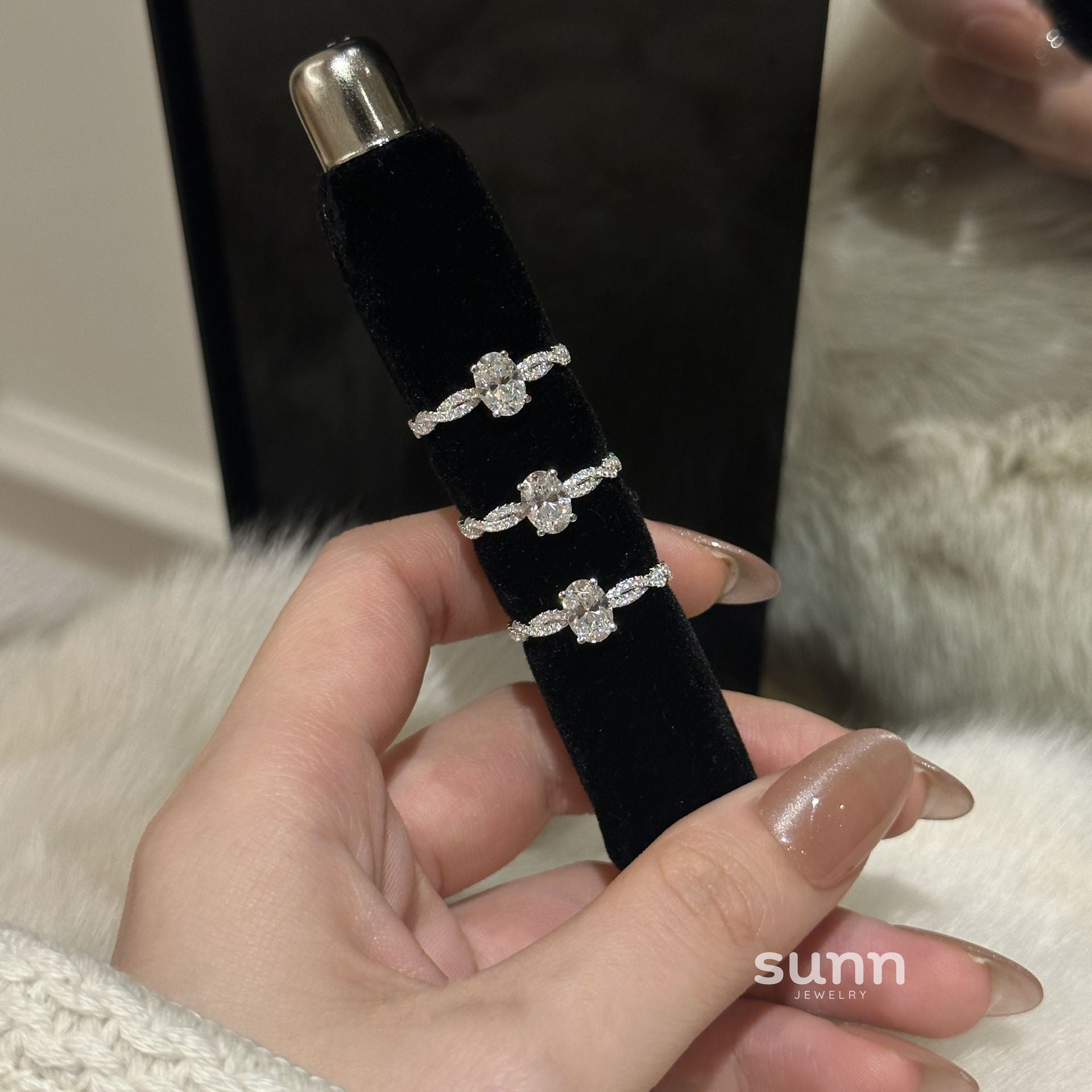 Faithlynn Twirl Diamond Ring [3KR0BMKD]