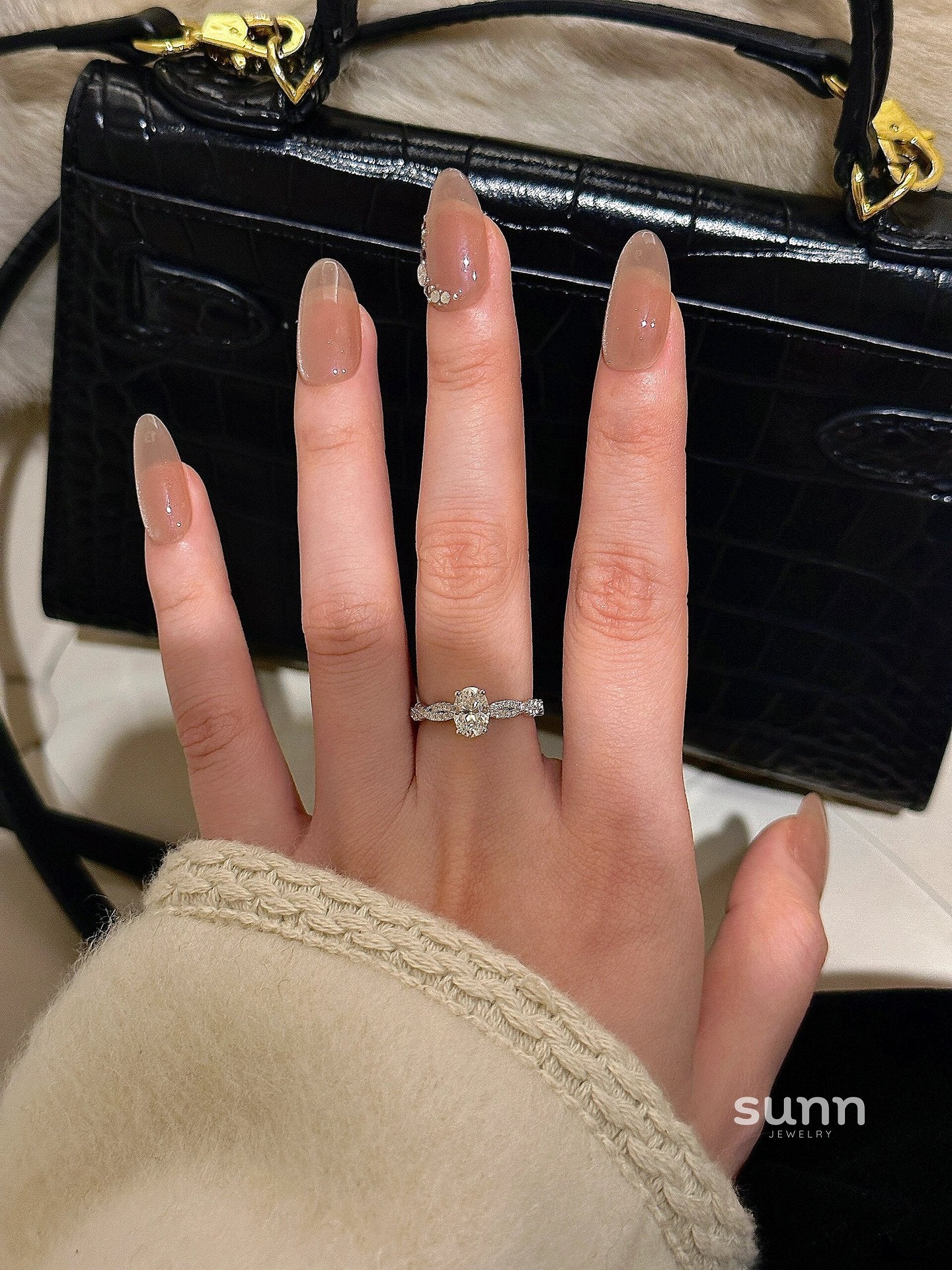 Faithlynn Twirl Diamond Ring [NPIA8KXG]