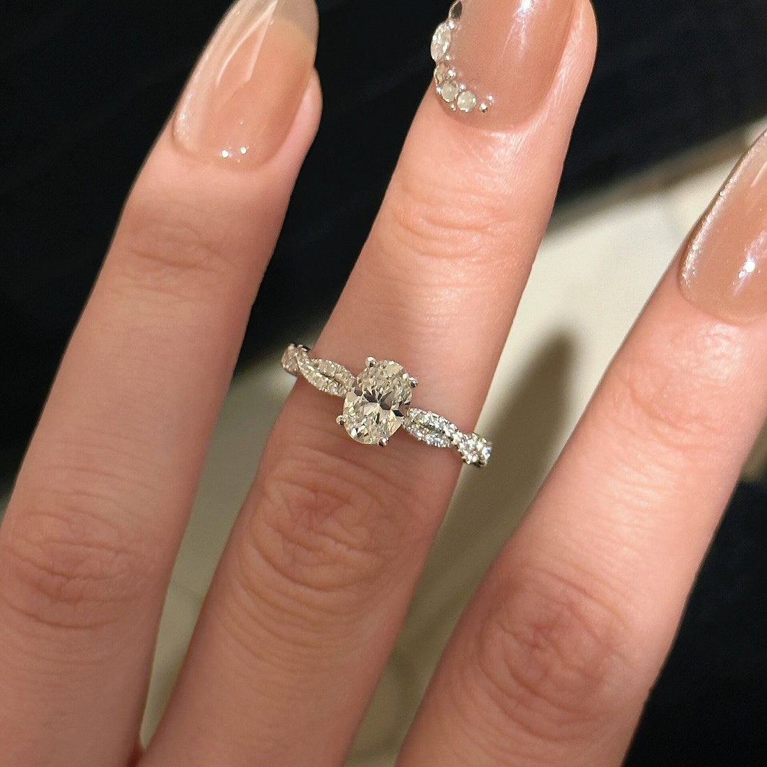 Faithlynn Twirl Diamond Ring [4CE6H043]