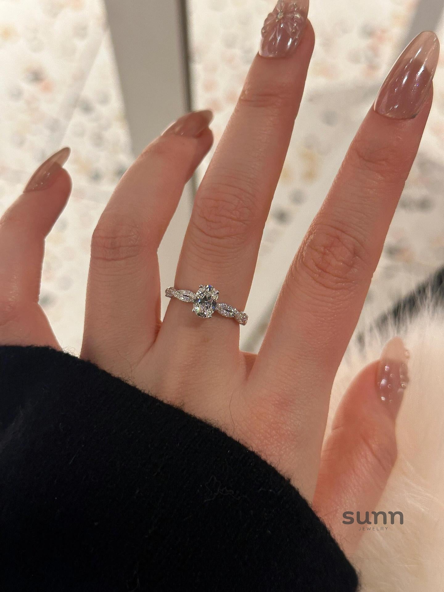 Faithlynn Twirl Diamond Ring [FT5D6BJK]