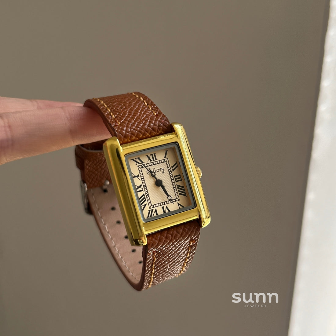 Faiza Retro Square Watch [LZCR2VOH]