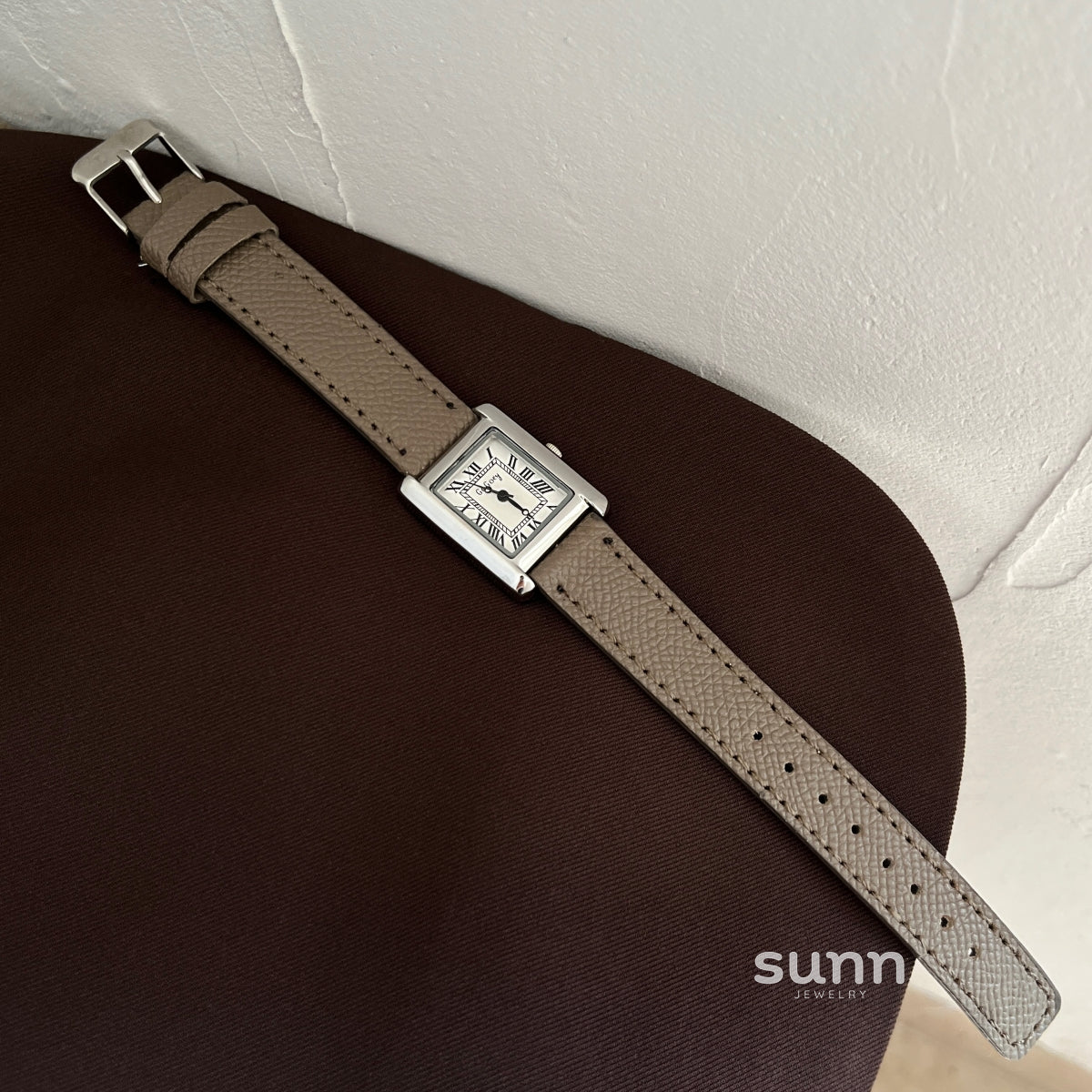 Faiza Retro Square Watch [48Z2RC1M]