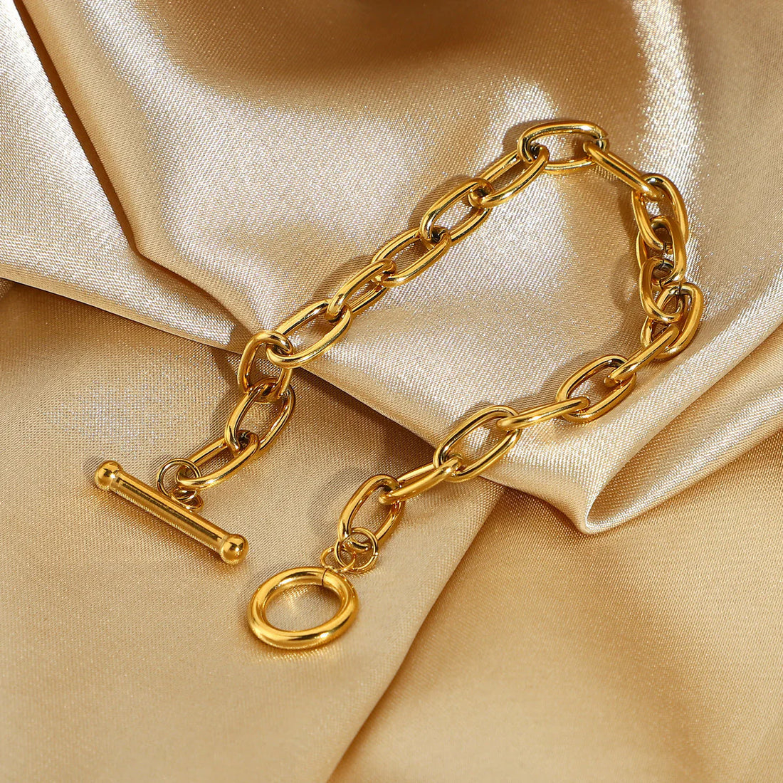 Falyn Gold Paperclip Bracelet